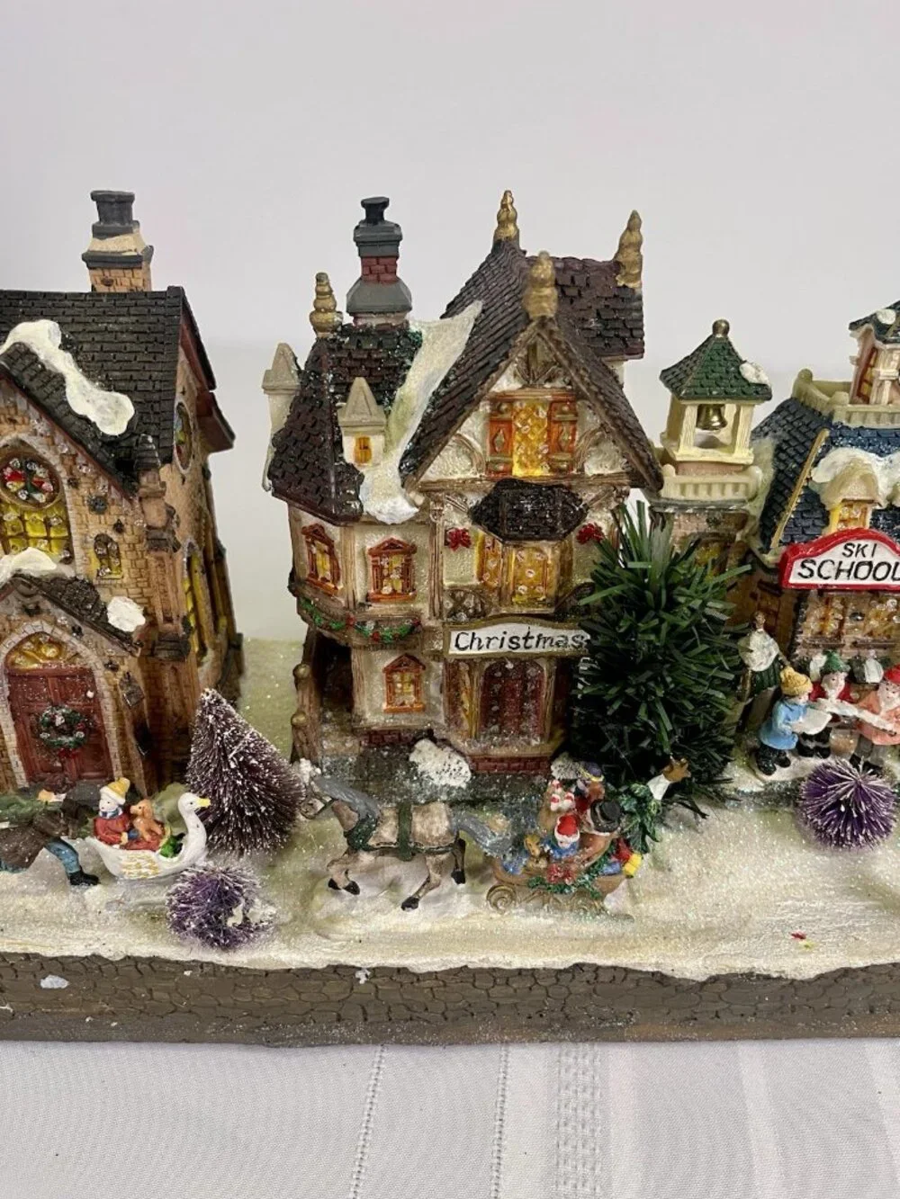 Santas Workbench Fiber Optic Christmas Neighborhood City Lighted House 2004 NEW